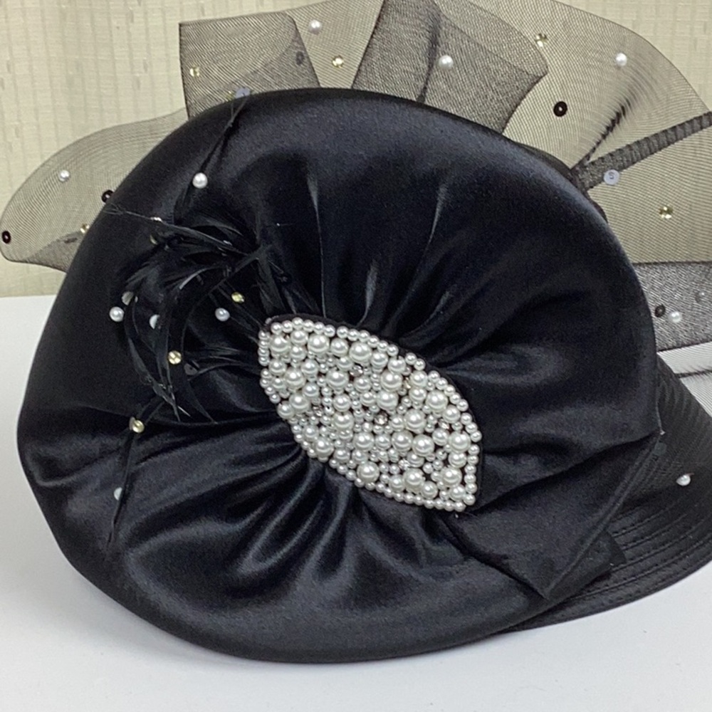 Whittall & Shon, Church, Derby Fascinator Hat. - Picture 6 of 11